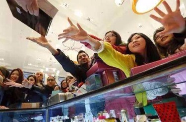 阳茎伸入女人的视频中国人依然爱赴日旅游 消费已由爆买转向网购